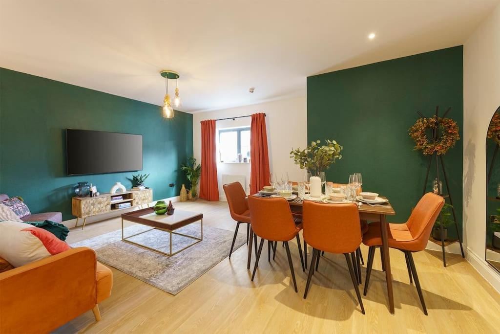 Lilyturf - 2 Bedroom Luxury Apartment By Mint Stays Бристол Екстериор снимка
